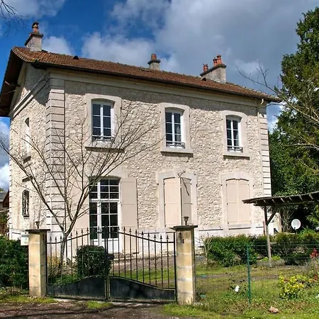 Holiday home L'ancienne Gare D'issigeac,piscine,grand Terrain,4 Personnes Issigeac
